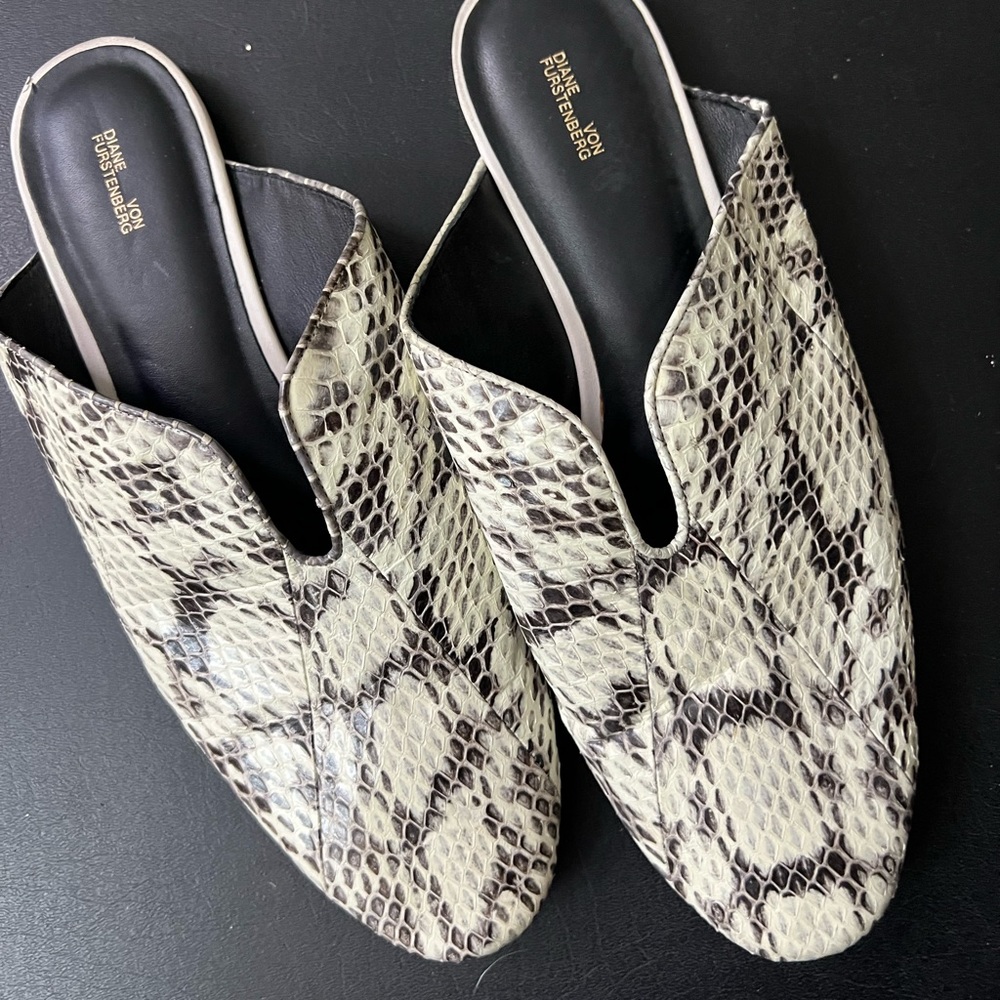 Dvf Octavia Genuine Snakeskin Mule 9.5
